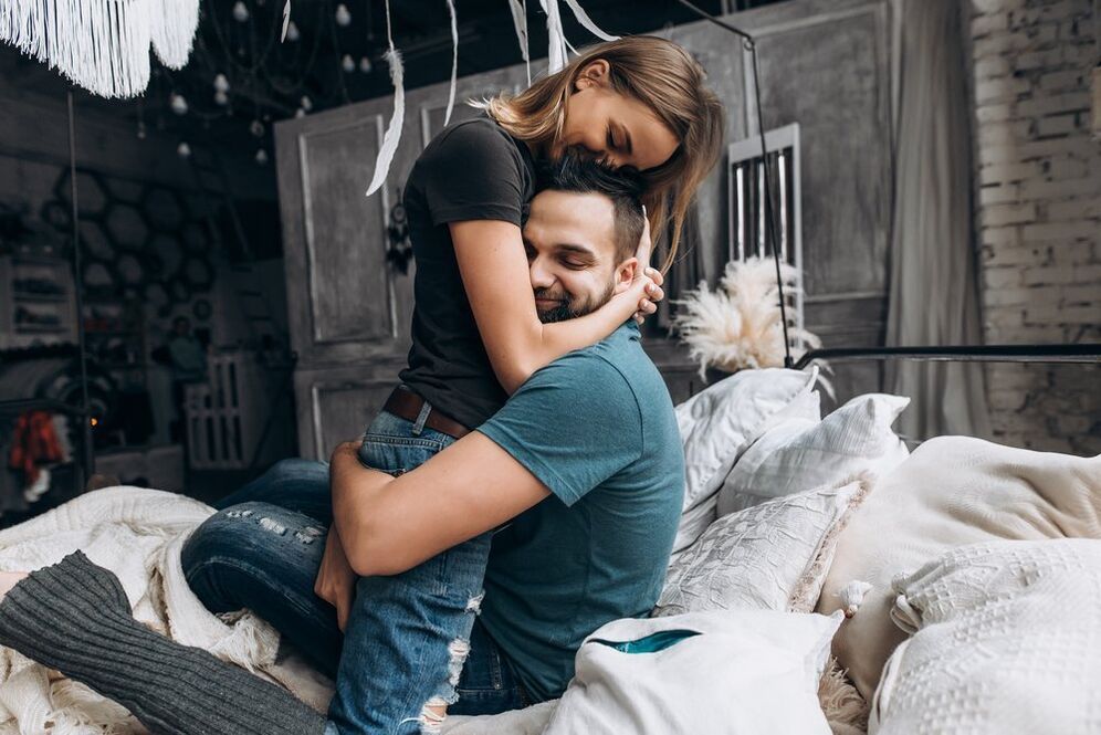 woman hugs man which increases potency
